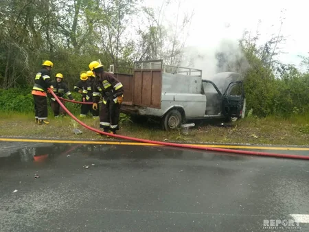 Qaxda avtomobil yanıb - FOTO - VİDEO - YENİLƏNİB