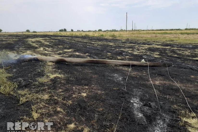 В Кюрдемире рухнул электрический столб, сгорело зерновое поле - ФОТО - ВИДЕО - ОБНОВЛЕНО