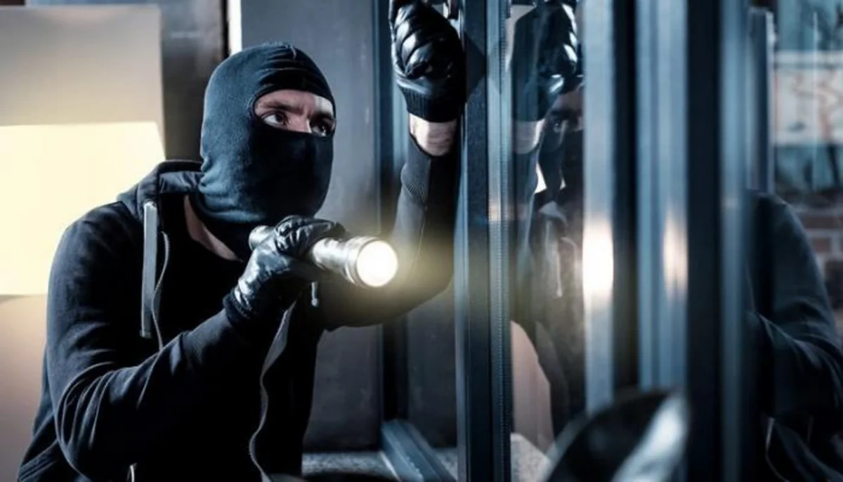 Görədil bağlarında evdən 12 min manatlıq oğurluq olub