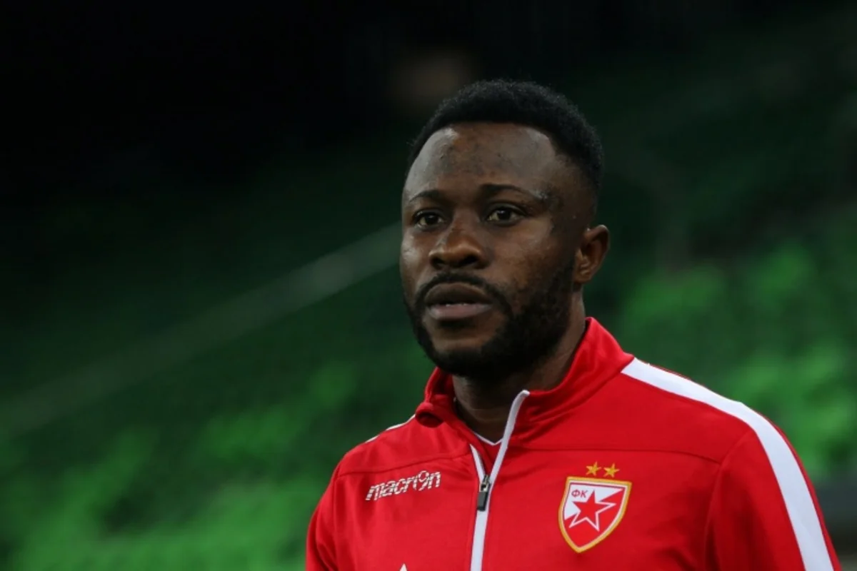 Afrikalı futbolçunun doğum tarixi anasının vəfatından 4 il sonraya yazılıb