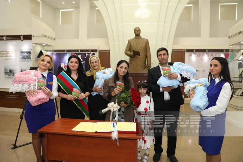 Bakıda doğulan dördəmlərin qeydiyyatı ilə bağlı təntənəli mərasim keçirilib