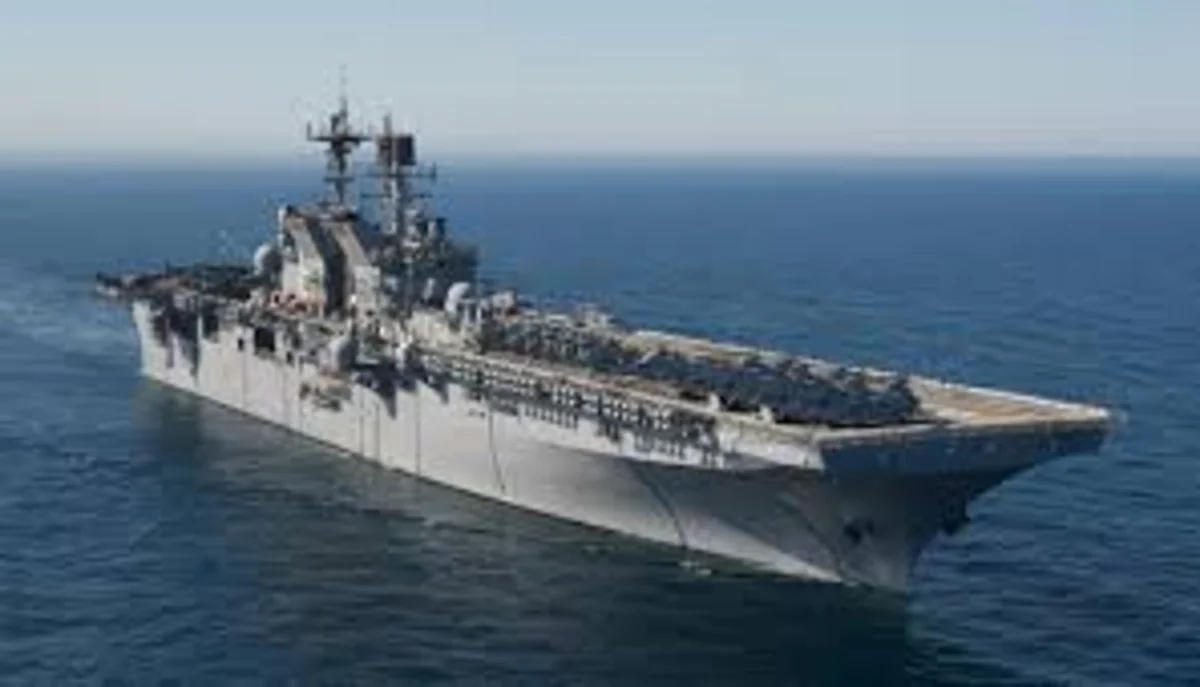 США: Эсминец Росс не менял курс из-за Су-24 ВВС России