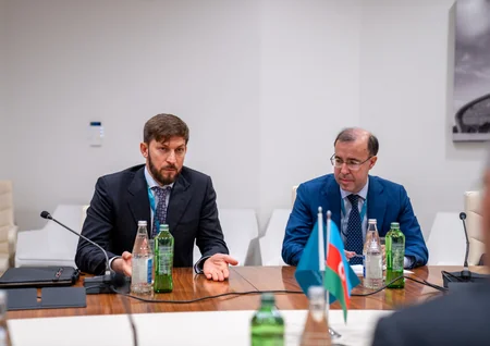 Muxtar Babayev Rusiya Prezidentinin iqlim məsələləri üzrə xüsusi nümayəndəsi ilə görüşüb