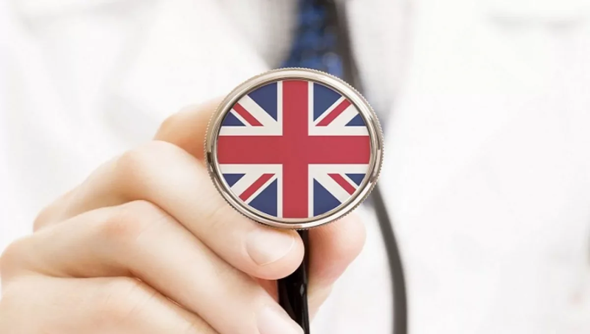 Britaniya səhiyyə nazirinin müavini təhqiredici şərhlərə görə işdən çıxarılıb