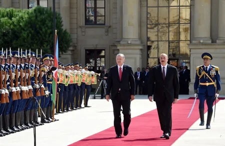 Türkiyə Prezidentinin rəsmi qarşılanma mərasimi olub