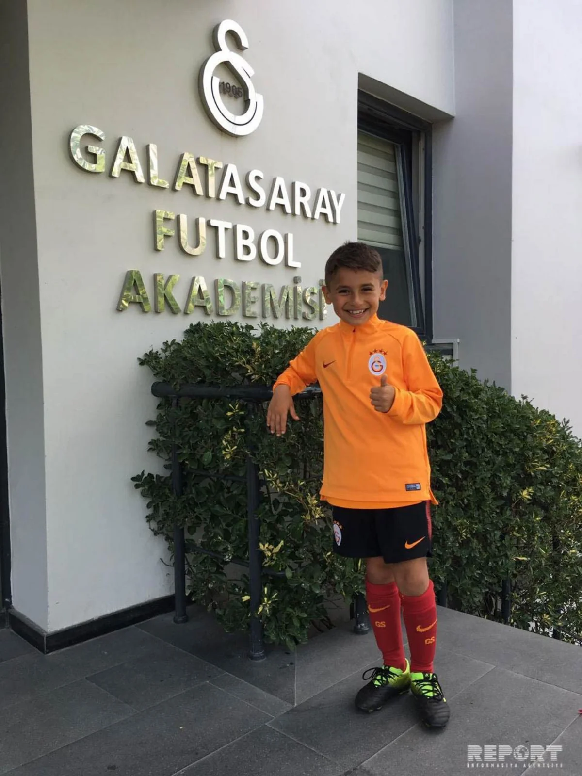 “Qalatasaray”ın 9 yaşlı azərbaycanlı futbolçusu: “Bura böyük uğurlara imza atmaq üçün gəlmişəm” - VİDEO