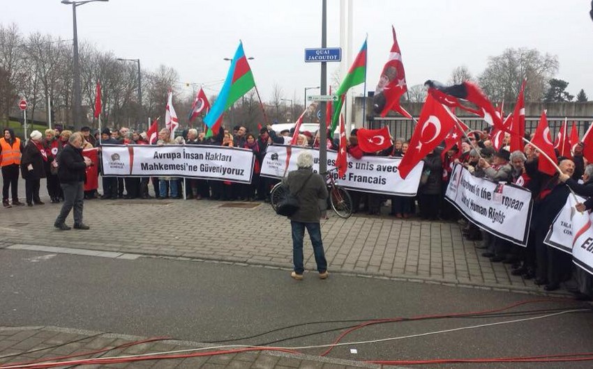 Strasburqda Doğu Perinçəkin məhkəməsi ilə bağlı aksiya keçirilib