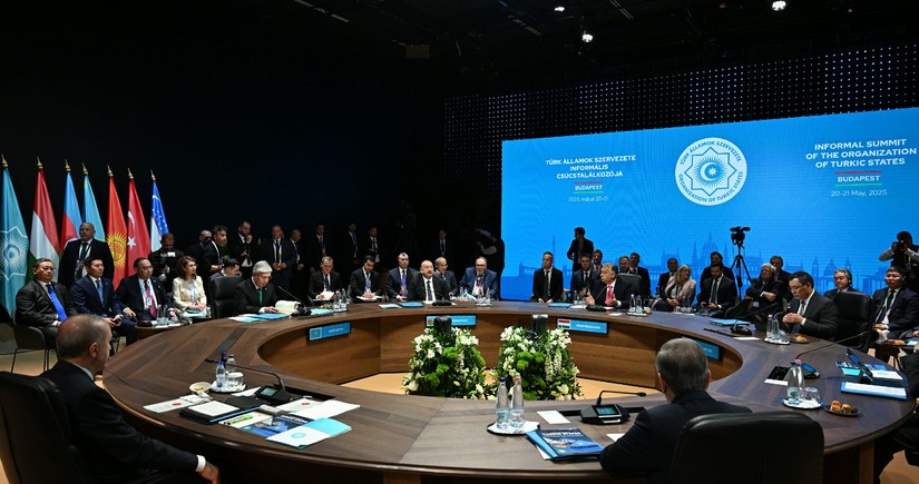 Several documents signed at OTS Informal Summit in Hungary