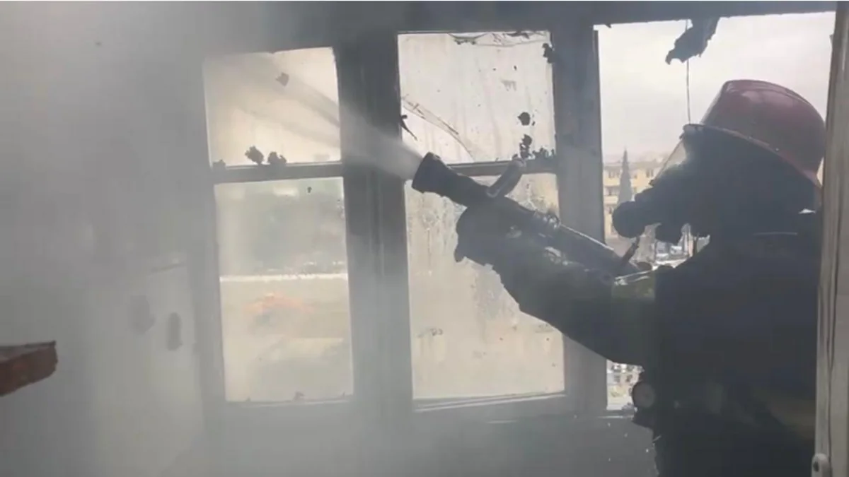 Bakıda beşmərtəbəli binada yanğın söndürülüb, sakinlər təxliyə olunub - VİDEO - YENİLƏNİB