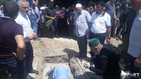 Gəncədə şəhid olan polis zabitləri dəfn edilib - VİDEO - YENİLƏNİB-2
