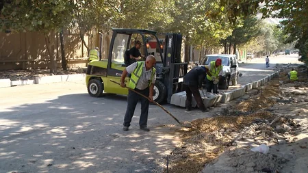 Bakıda daha bir yol təmir olunur