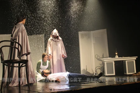 Tbilisidəki Azərbaycan teatrı yeni tamaşa ilə çıxış edib