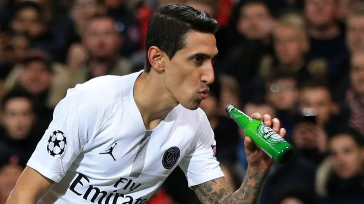 Mançester Yunaytedlə görüşdə PSJ-nin futbolçusuna pivə butulkası atılıb