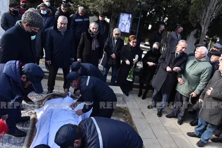Tanınmış ictimai xadim Ramiz Abutalıbov dəfn olunub