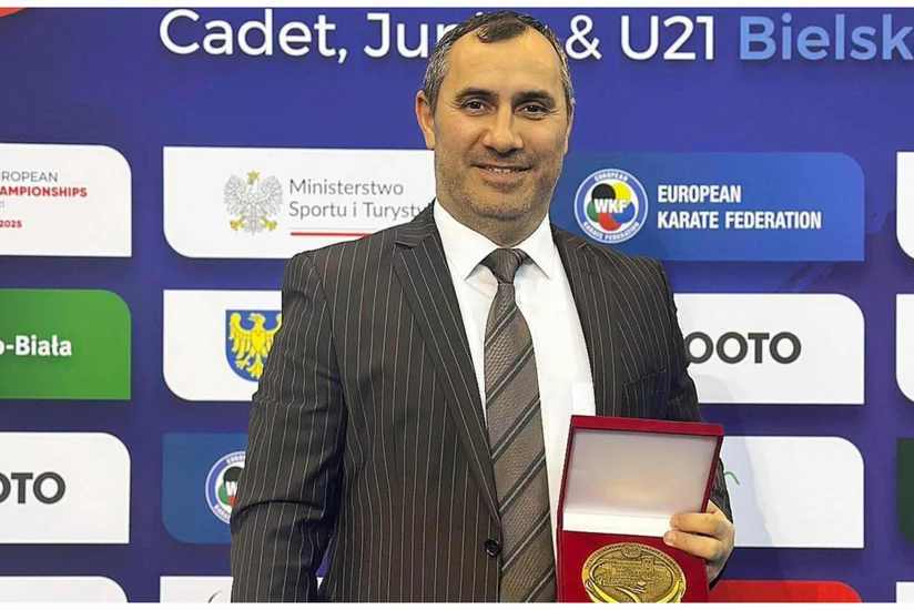 Главному тренеру сборной Азербайджана вручена памятная медаль чемпионата Европы