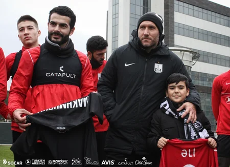 Şəhid övladı “Neftçi”nin qonağı olub
