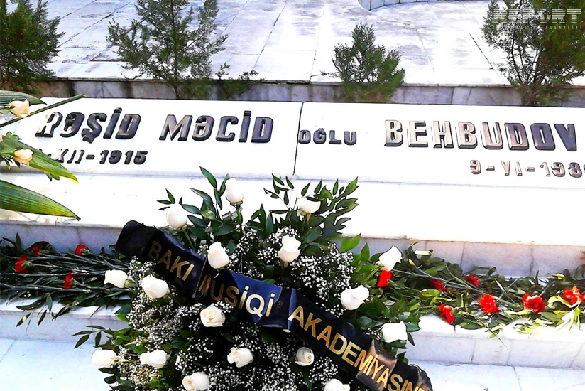 Rəşid Behbudovun məzarı önündə anım tədbiri keçirilib