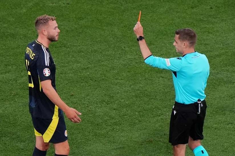 Защитник сборной Шотландии дисквалифицирован на два матча