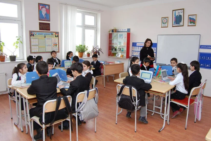 Dilçilik İnstitutunun direktor əvəzi: “Orta məktəb dərslikləri şagirdlərin qavrama qabiliyyəti nəzərə alınmadan yazılır”