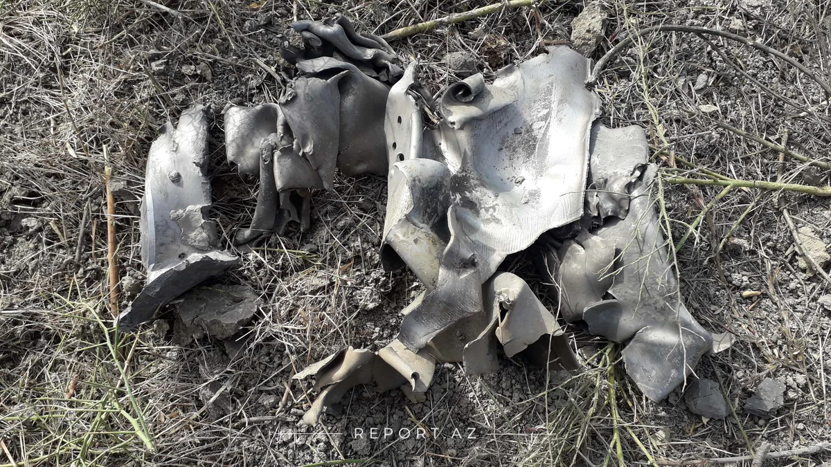 Ermənilərin Kürdəmirə atdığı raketin qalıqlarının düşdüyü ərazi