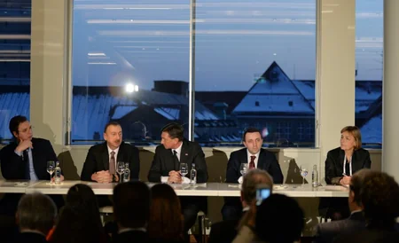 Prezident İlham Əliyev “Ukraynadan əlavə - Avropada həll olunmamış münaqişələr” mövzusunda panel müzakirəsində iştirak edib