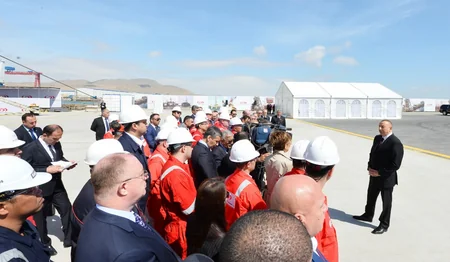 Prezident İlham Əliyev Heydər Əliyev adına yarımdalma qazma qurğusunun açılışında iştirak edib - YENİLƏNİB