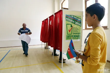 В Азербайджане проходит референдум - ФОТОРЕПОРТАЖ