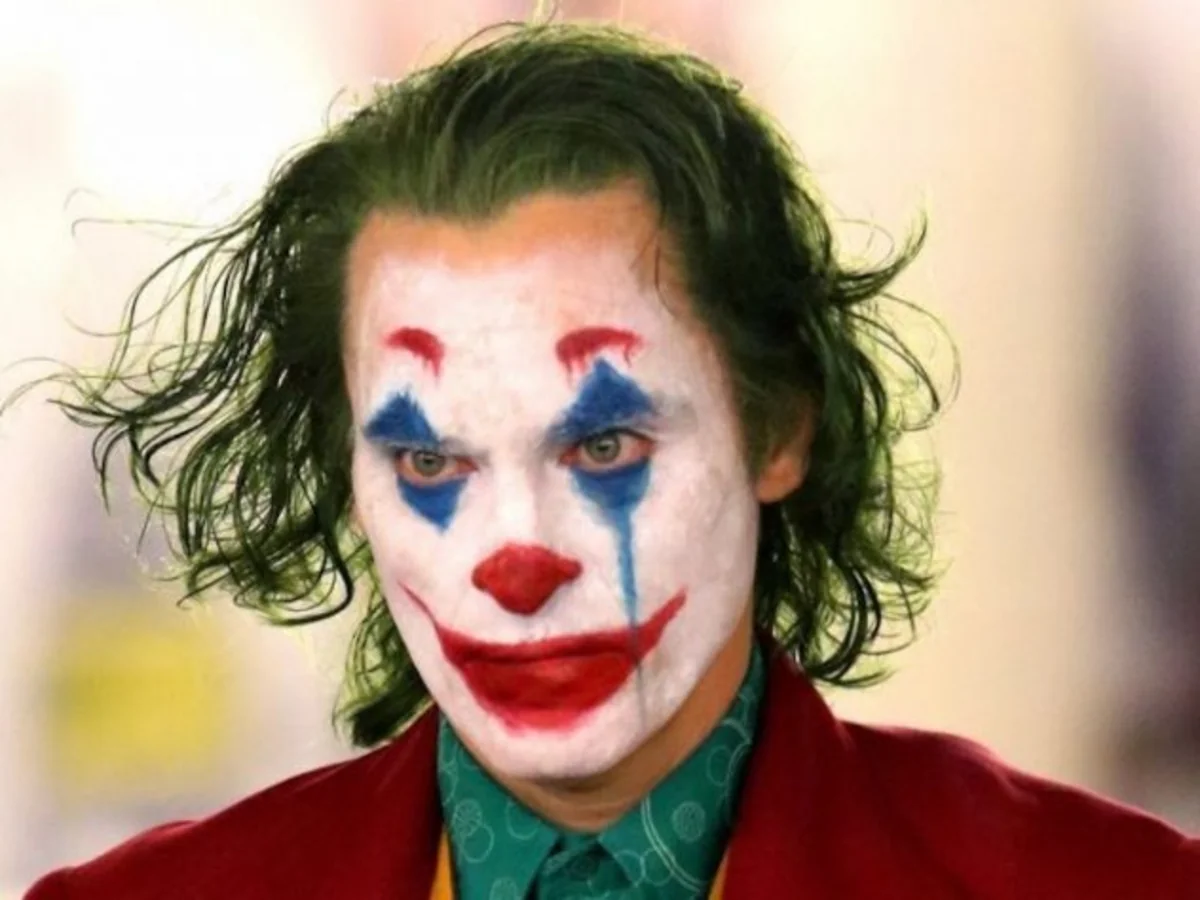 “Joker”: Dəli gülüşün faciəsi