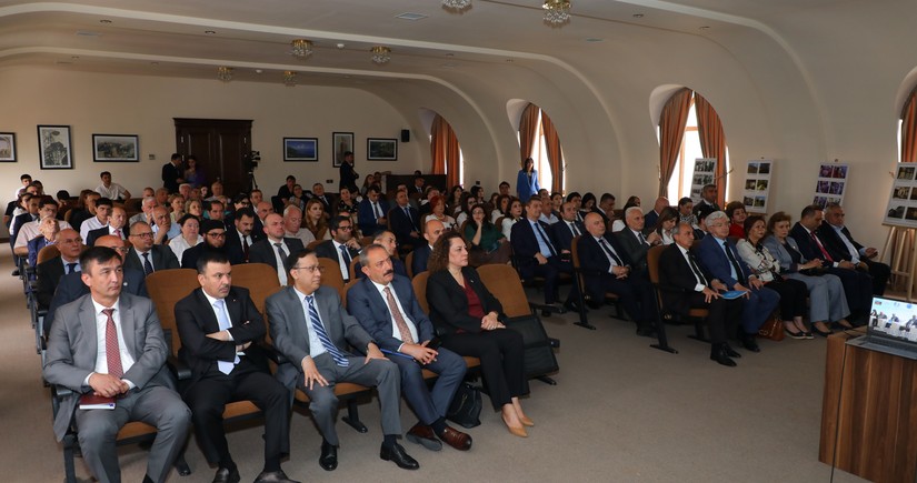 Ümumdünya Qaçqınlar Gününə həsr olunmuş beynəlxalq tədbir keçirilib