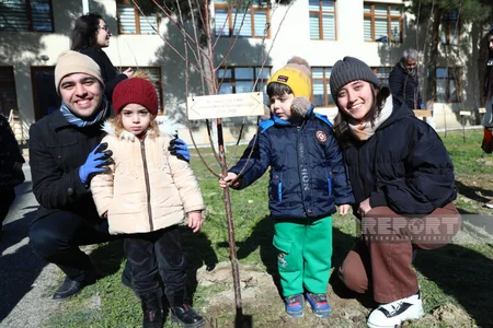 Xocalı soyqırımının qurbanı olan uşaqların xatirəsinə Bakıda 63 ağac əkilib