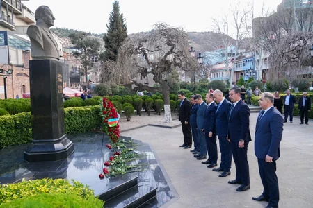 Tbilisidə Ulu Öndər Heydər Əliyevin abidəsi ziyarət edilib