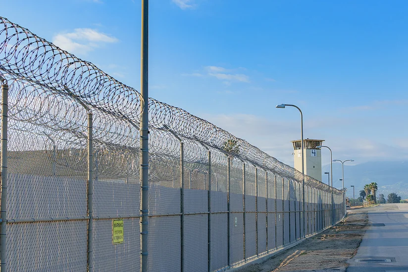 Həbsdə olanlarla görüşə gələ bilməyənlər üçün videogörüşlərin təşkil edilməsi təklif edilib