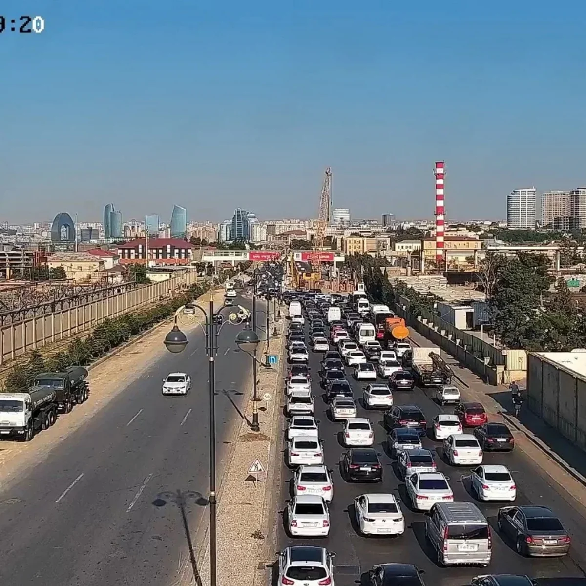 Bakının bir sıra yollarında sıxlıq yaranıb