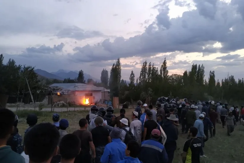 Sərhəddə toqquşma baş verdi, 20 qırğız yaralandı