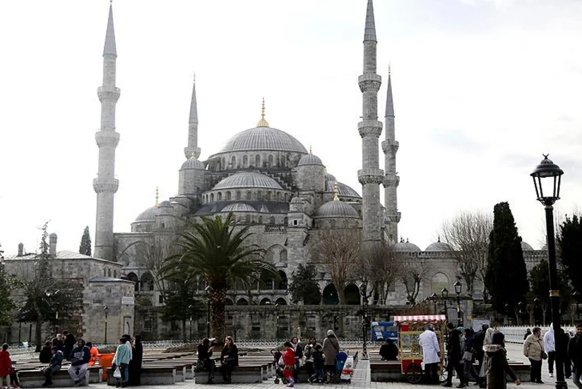 İstanbuldakı ​terrordan sonra Sultanəhməd məscində ilk cümə namazı qılınır
