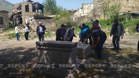 Hadrutdakı İoan məbədində ermənilərin dağıdıb gizlətdiyi qədim qəbir daşları aşkarlanıb