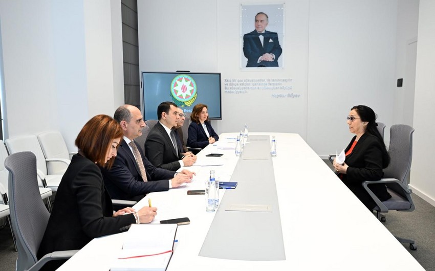 Mədəniyyət naziri Bakıda vətəndaş qəbulu keçirib