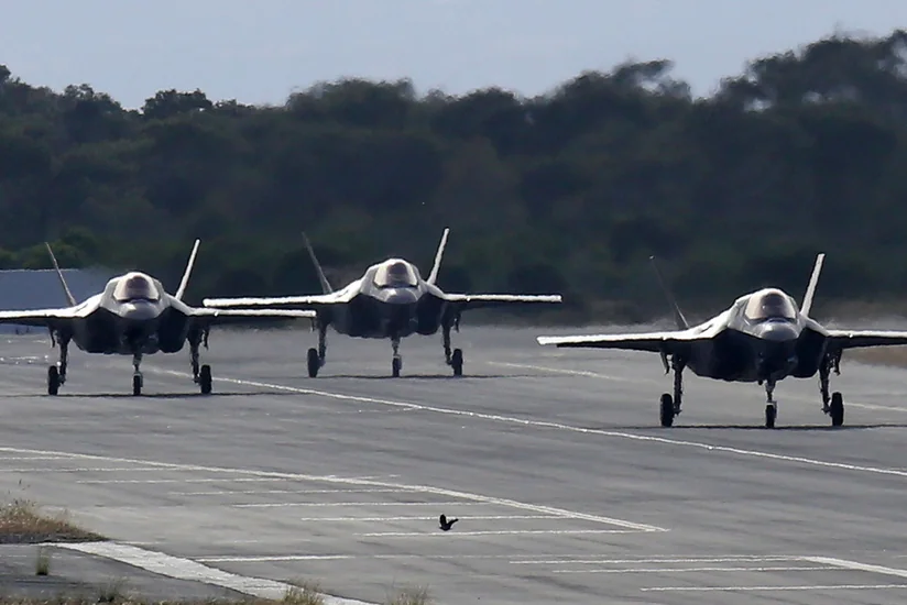 Самолеты США впервые с 1943 года совершили боевой вылет с иностранного авианосца