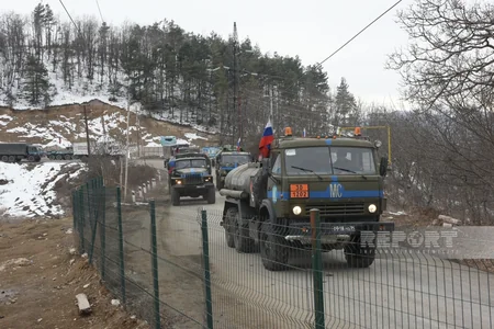 По дороге Ханкенди-Лачын беспрепятственно проехали 78 автомобиля российских миротворцев