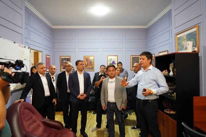 Азербайджанская делегация побывала на узбекском телеканале Zo'rTV