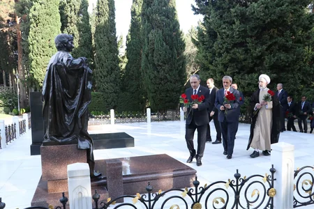 Prosecutor Generals of foreign countries visit Alleys of Honor and Martyrs 