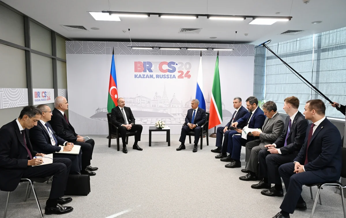 Ilham Aliyev meets with head of Tatarstan