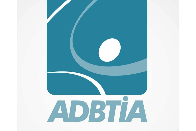 ADBTİA fəxri diplomla mükafatlandırıldı