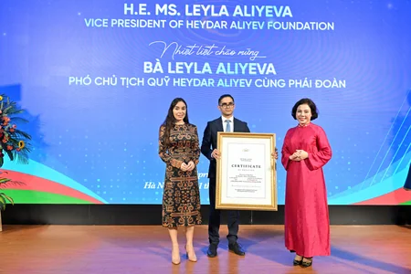 Vice-President of Heydar Aliyev Foundation visits Vietnam
