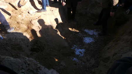 Türkmənistanda tapılan neftçilər dəfn olunub - FOTO