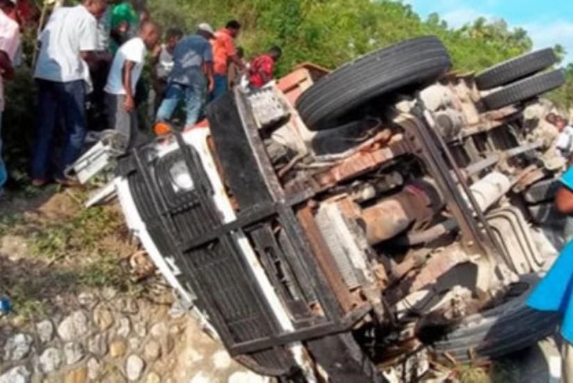 Kosta-Rikada avtobus dərəyə aşıb, 11 nəfər ölüb