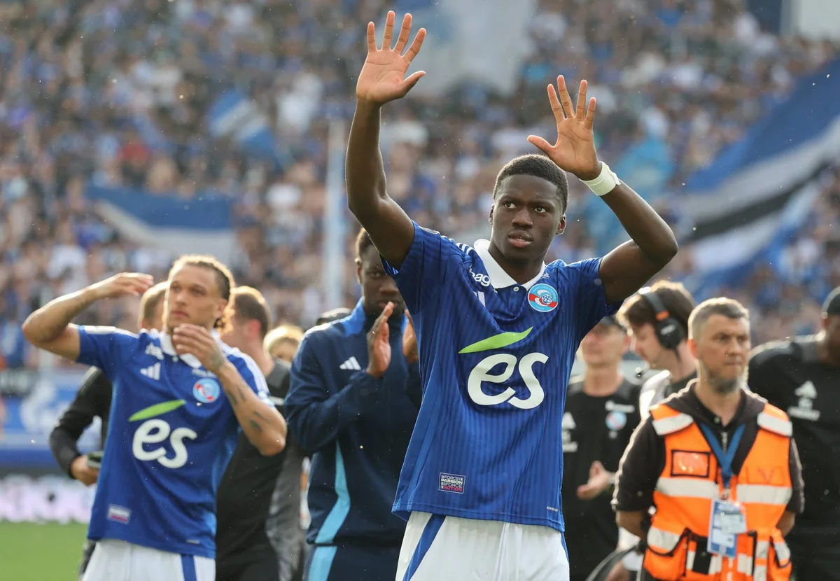 Chelsea complete Mamadou Sarr signing