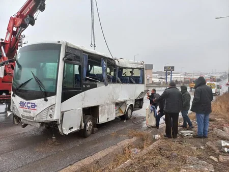 Türkiyədə avtobus qəzaya uğrayıb, 25 nəfər yaralanıb