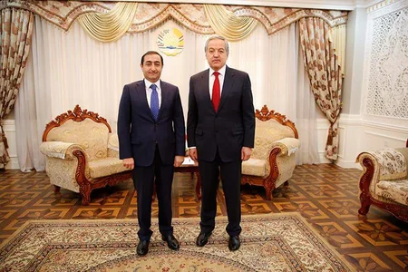 Azərbaycanın Tacikistandakı yeni səfiri etimadnaməsini bu ölkənin XİN rəhbərinə təqdim edib