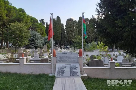 İstanbulda Nuri Paşa və 27 əsgərin dəfn edildiyi məzarlar ziyarət olunub